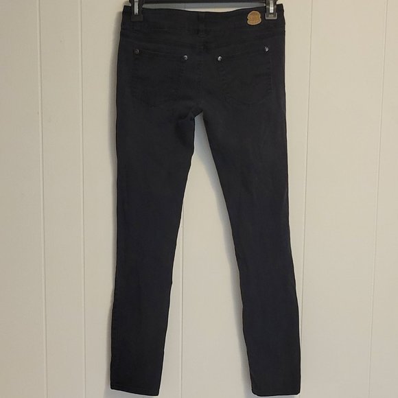 ❣️HP❣️Vanilla Star Peace Love black distressed skinny jeans. Sz: 7 (Jr) - Picture 2 of 5